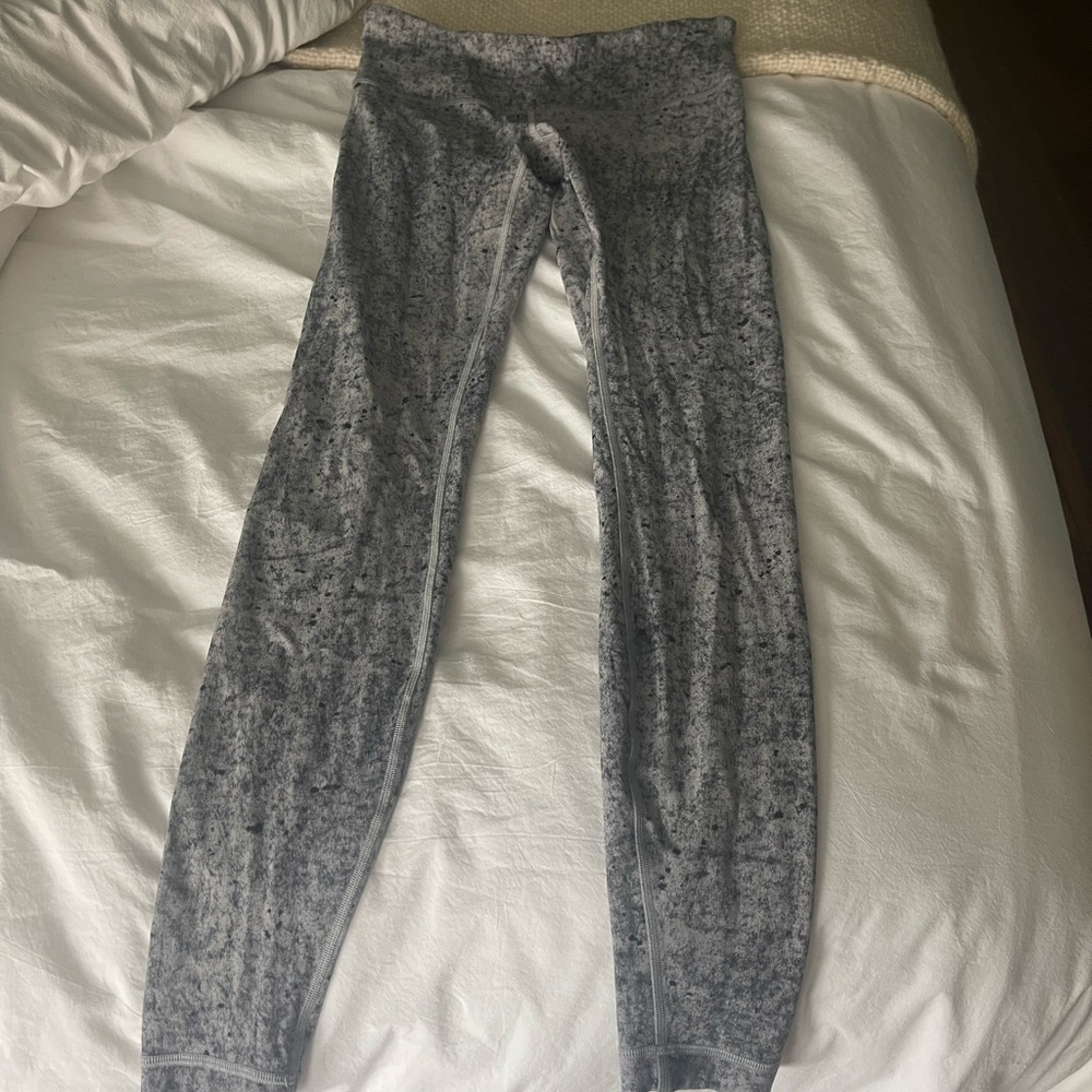 Lululemon Size 6 white and grey lululemon leggings